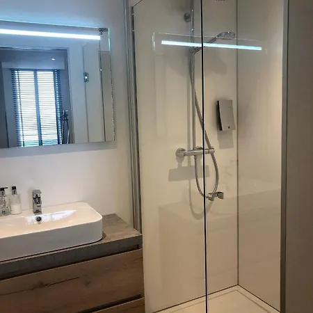 De Limbourg מלון 3*