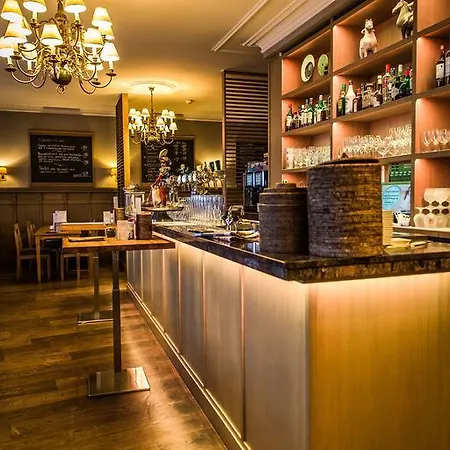 De Limbourg 3* סיטארד